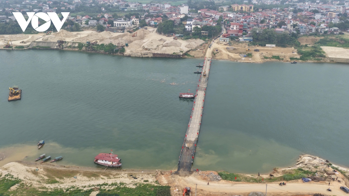 tap trung may moc sua chua tru cau song lo phu tho sau su co tro loi thep hinh anh 18