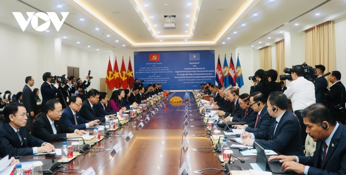 thuong truc ban bi thu tran cam tu hoi dam voi dong chi samdech say chhum hinh anh 3