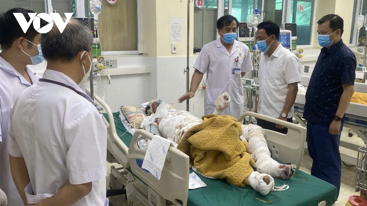 Nỗ lực cứu chữa 3 người dân bị bỏng nặng khi chữa cháy rừng ở Na Sang, Điện Biên