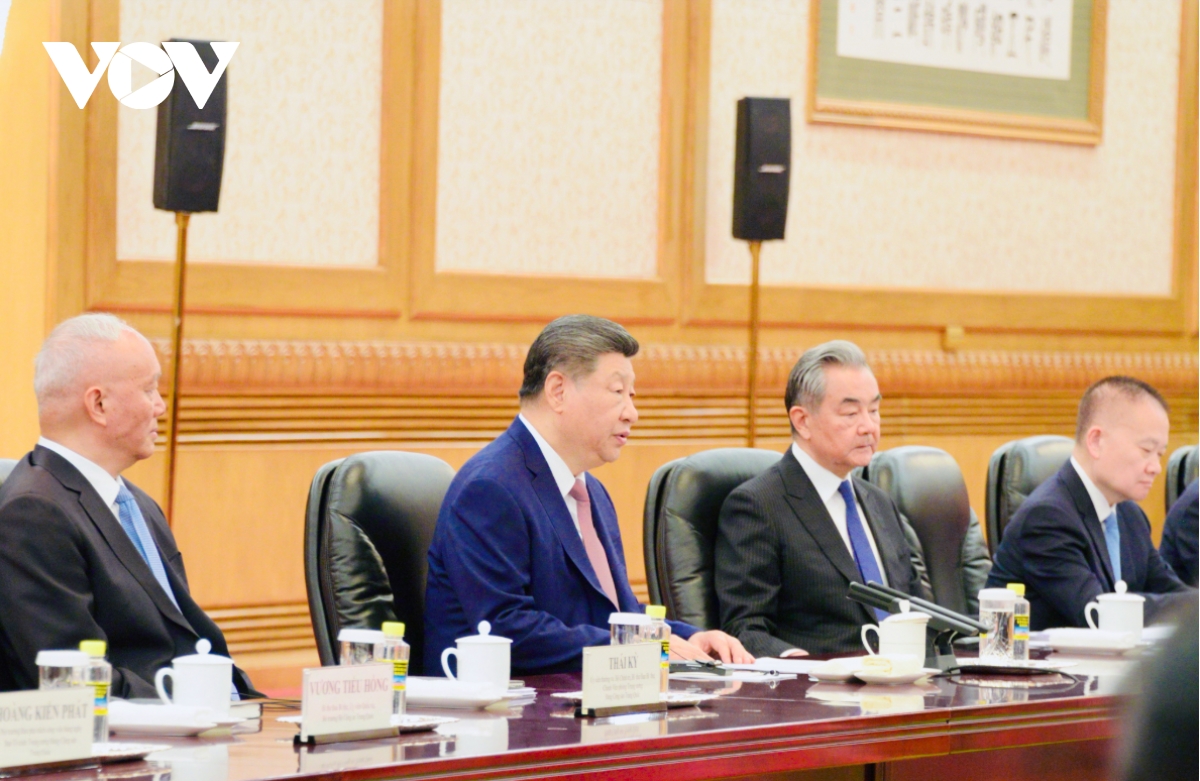 vietnam, china top leaders hold talks, agree to deepen strategic cooperation picture 3
