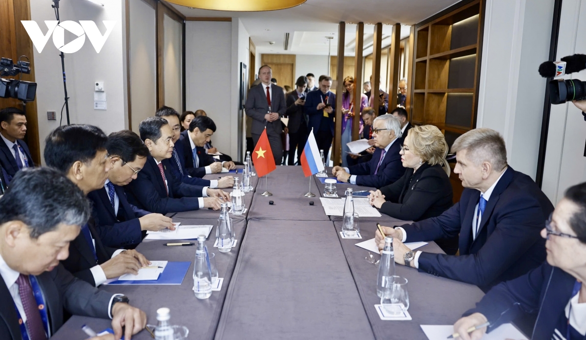 chu tich quoc hoi tran thanh man gap chu tich hoi dong lien bang nga hinh anh 2