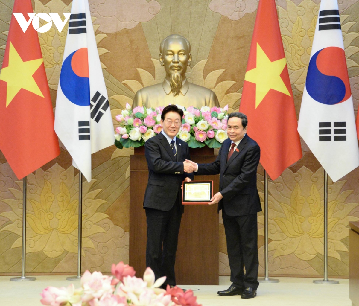 chu tich quoc hoi tran thanh man hoi kien tong thong han quoc lee jae myung hinh anh 11