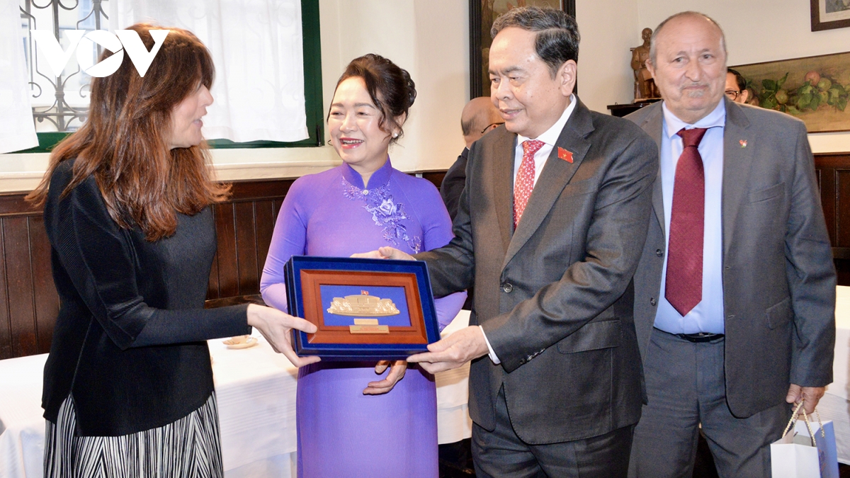 chu tich quoc hoi va phu nhan tham noi luu dau chu tich ho chi minh tai milan hinh anh 3