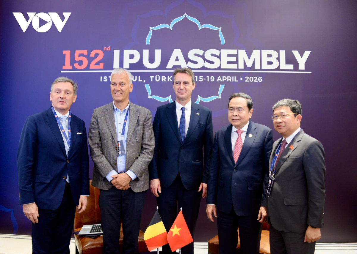 chu tich quoc hoi tran thanh man gap chu tich thuong vien bi vincent blondel hinh anh 5