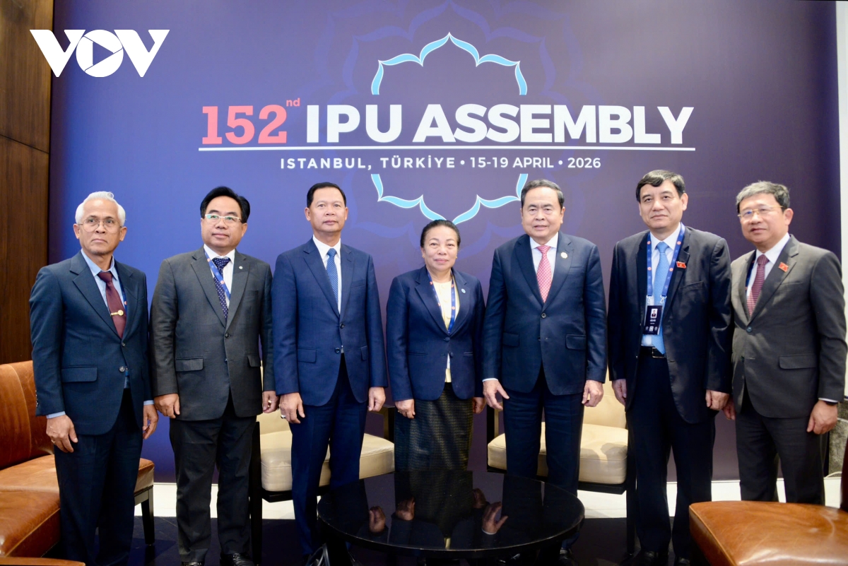 chu tich quoc hoi tran thanh man tiep pho chu tich quoc hoi lao sounthone xayachak hinh anh 5