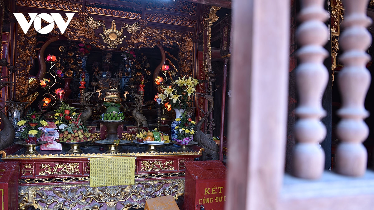 Doc dao ngoi chua co khong co nha su o lang khoa bang hanh thien, ninh binh hinh anh 14