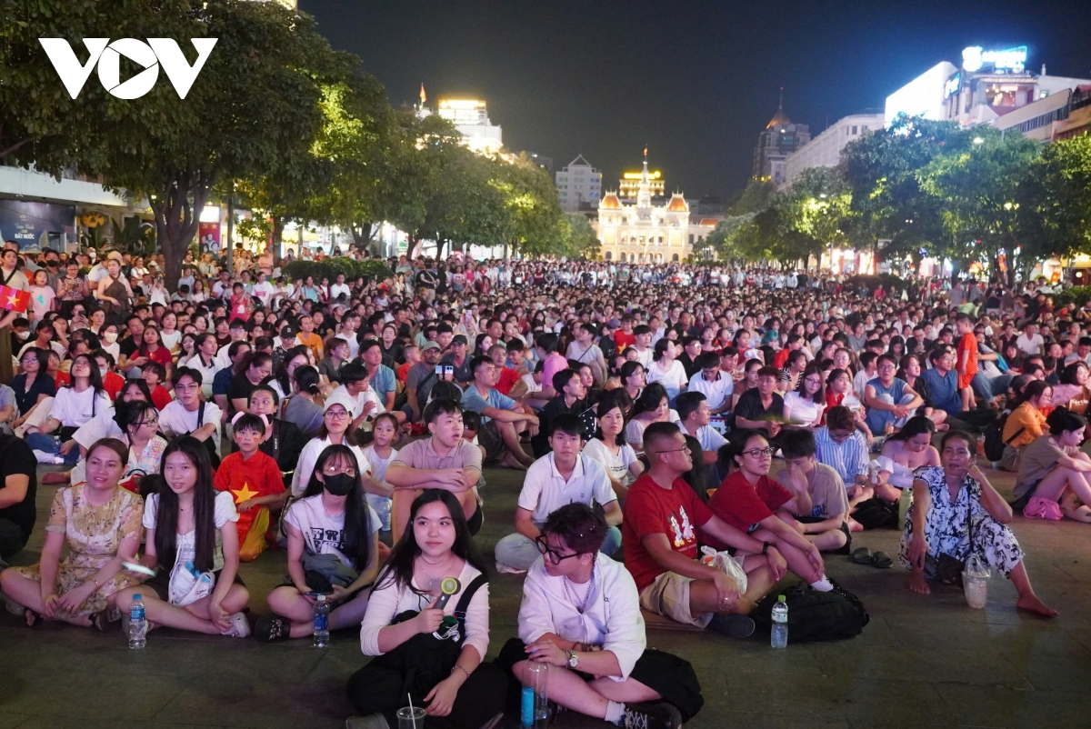 xuc dong, tu hao chuong trinh nghe thuat ky niem 51 nam thong nhat dat nuoc hinh anh 6