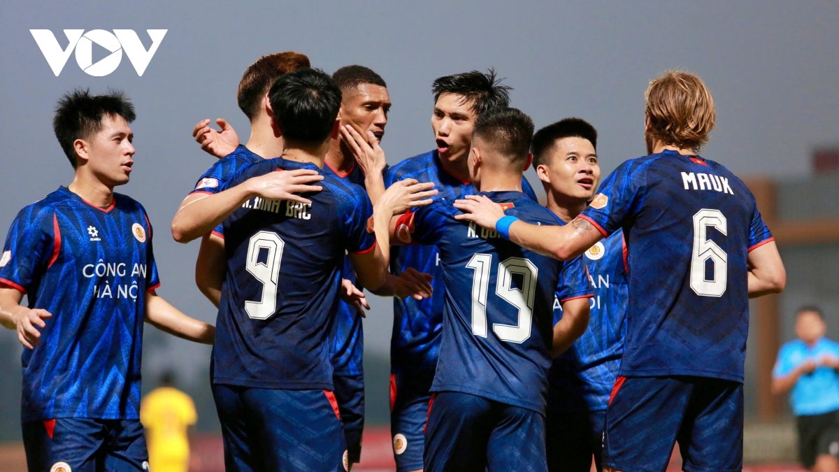 clb cahn khung hoang luc luong truoc vong 19 v-league 2025 2026 hinh anh 1