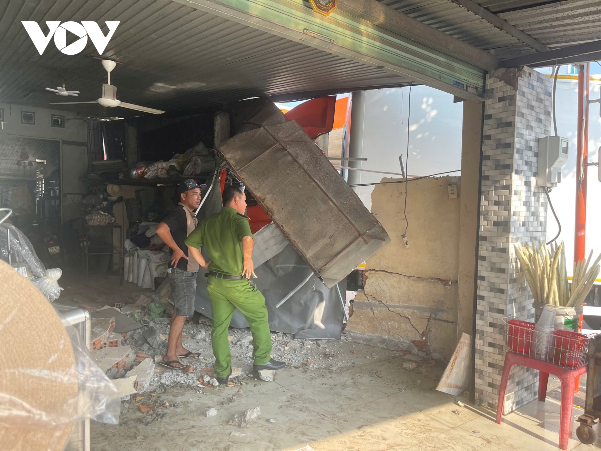 O to tai mat thang, tong sap tuong nha dan tai Dong thap hinh anh 2