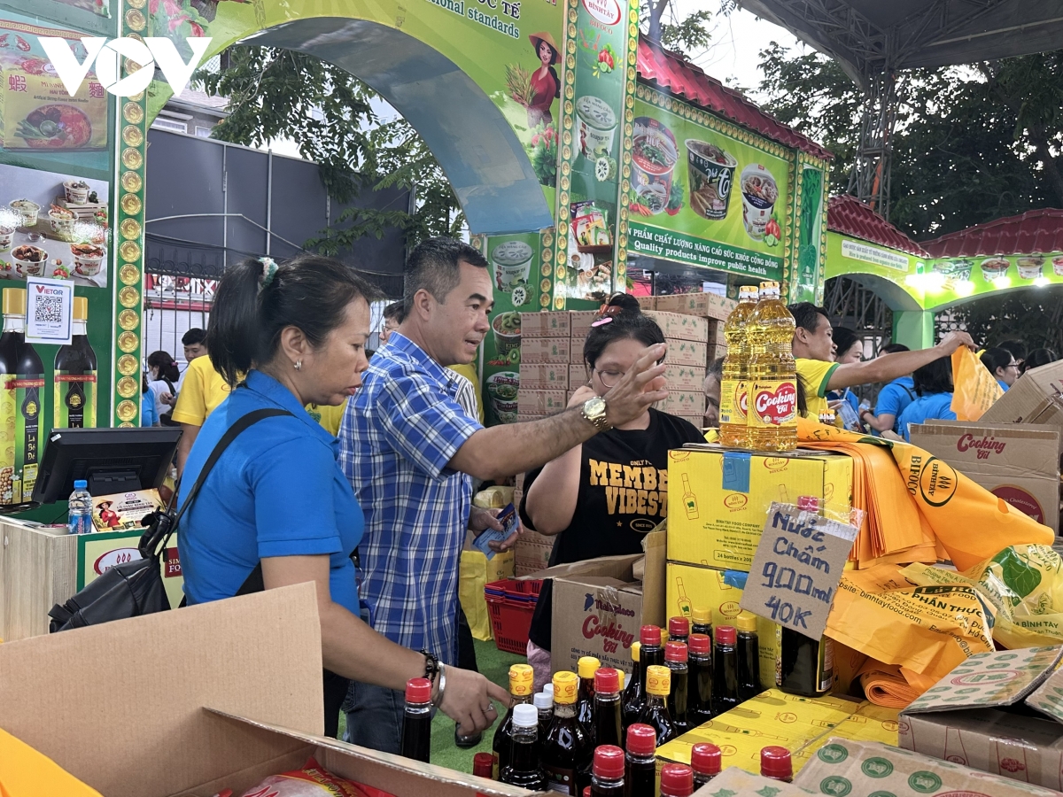 Doi moi sang tao va Doi thoai thang 5 - diem nhan cua thang cong nhan tai tp.hcm hinh anh 3