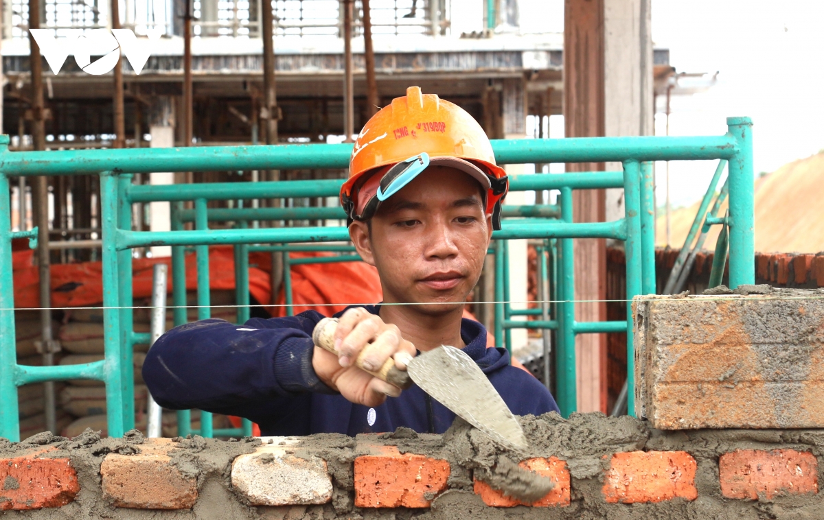 xuyen le xay dung truong noi bien gioi quang ngai hinh anh 2