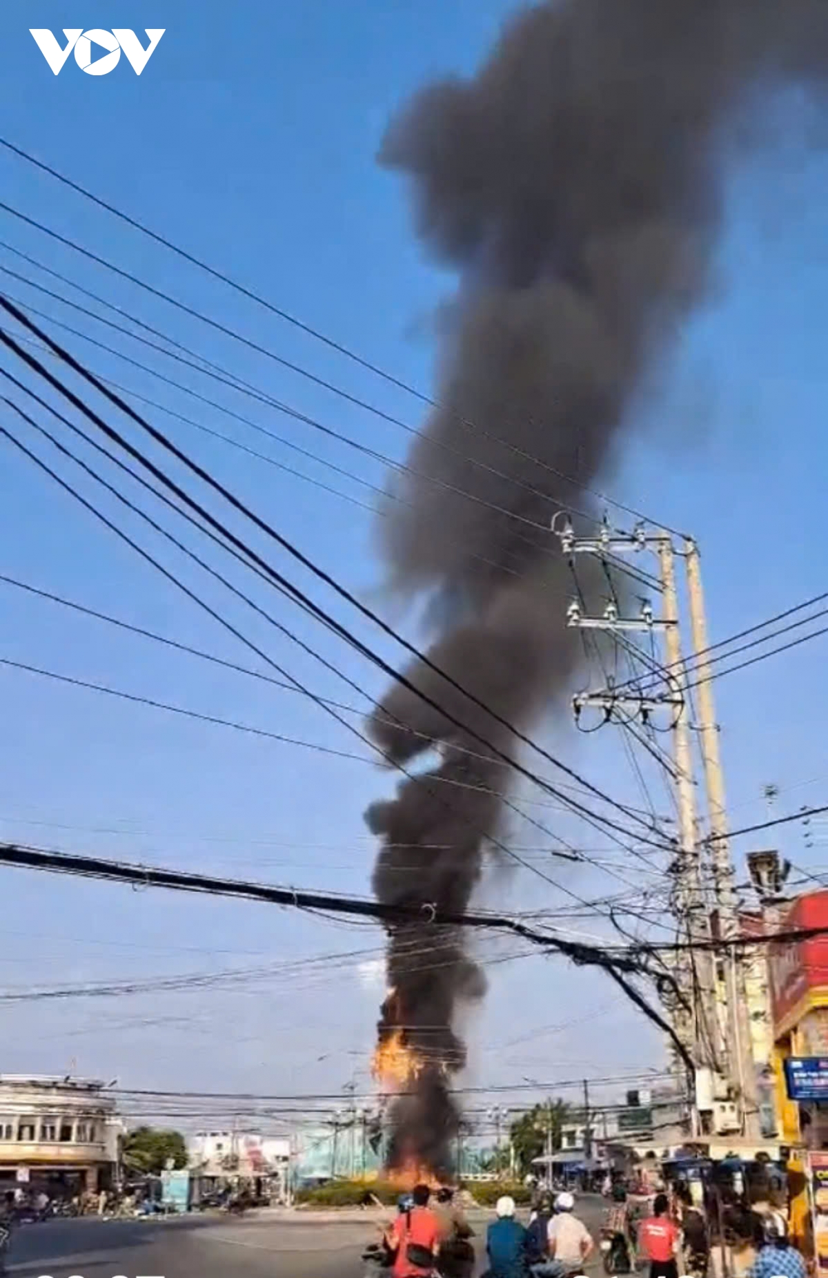 cong trinh trang tri noi cong cong bi lua thieu rui tai Dong thap hinh anh 1