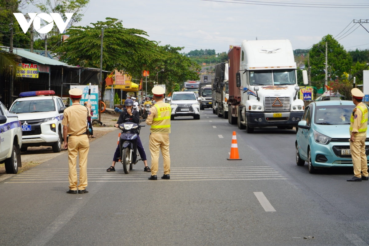 Dong nai chu dong dam bao an toan giao thong trong ky nghi le 30 4 - 1 5 hinh anh 1
