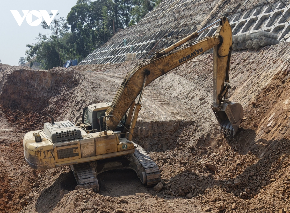 gia nhien lieu tang, nha thau cao toc khanh hoa - buon ma thuot linh hoat thi cong hinh anh 1