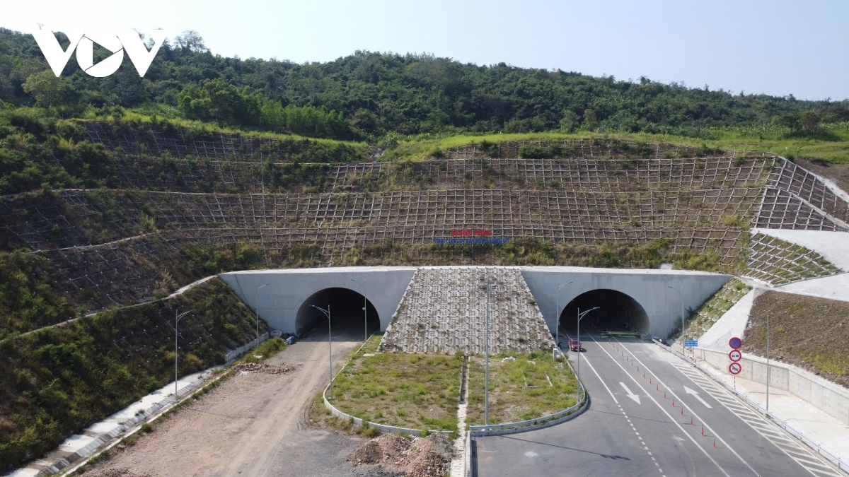 cao toc chi thanh - van phong qua Dak lak tang toc ve dich dip 30 4 hinh anh 6