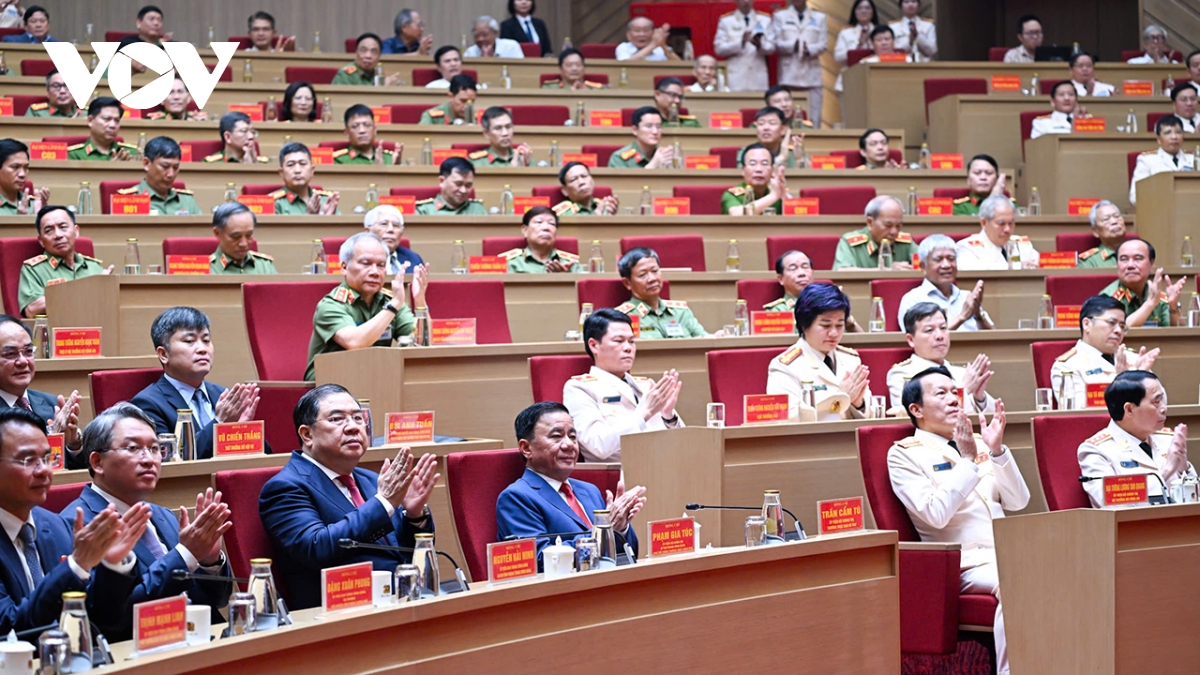 Dong chi tran cam tu du ky niem 80 nam luc luong an ninh noi dia hinh anh 1