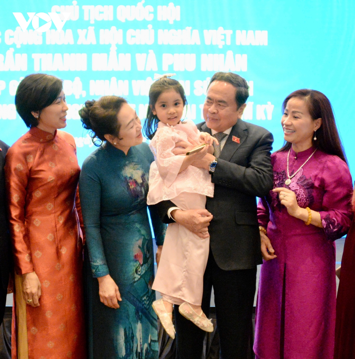 chu tich quoc hoi tran thanh man gap cong dong nguoi viet nam tai tho nhi ky hinh anh 4