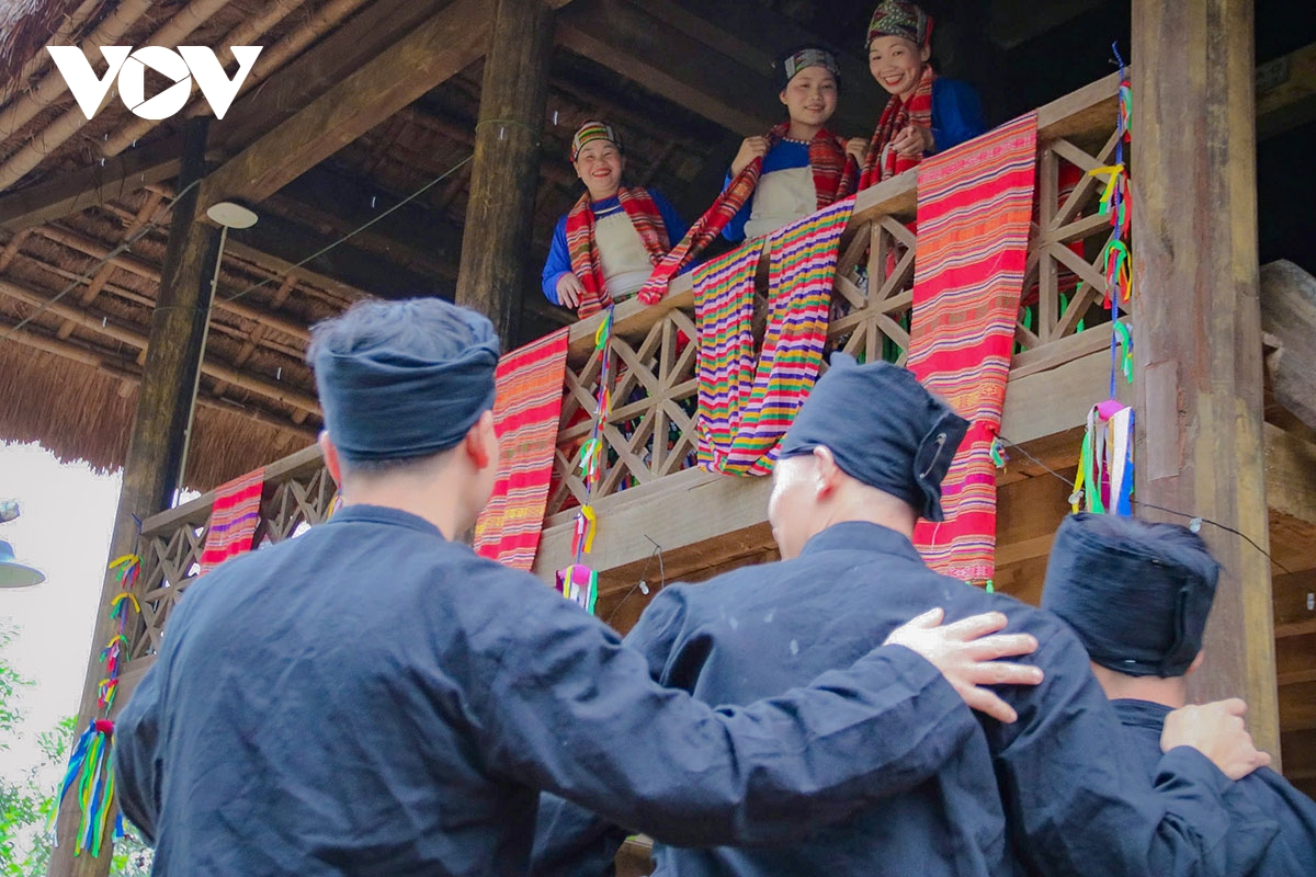Doc dao tuc cuoi hai lan cua nguoi dan toc thai xu thanh hinh anh 1