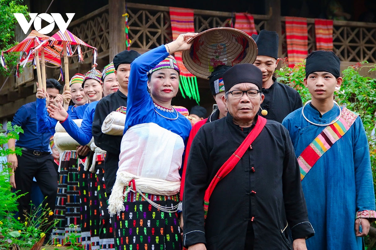 Doc dao tuc cuoi hai lan cua nguoi dan toc thai xu thanh hinh anh 13