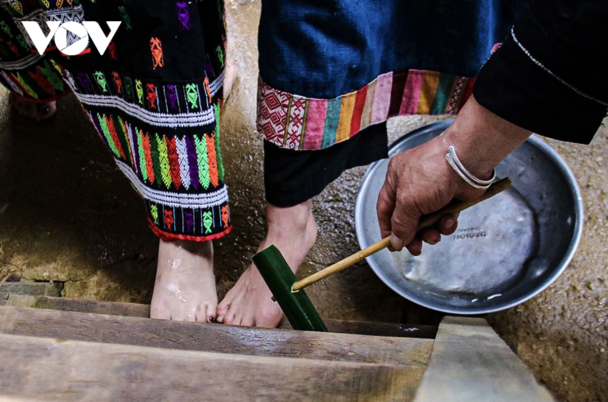 Doc dao tuc cuoi hai lan cua nguoi dan toc thai xu thanh hinh anh 14