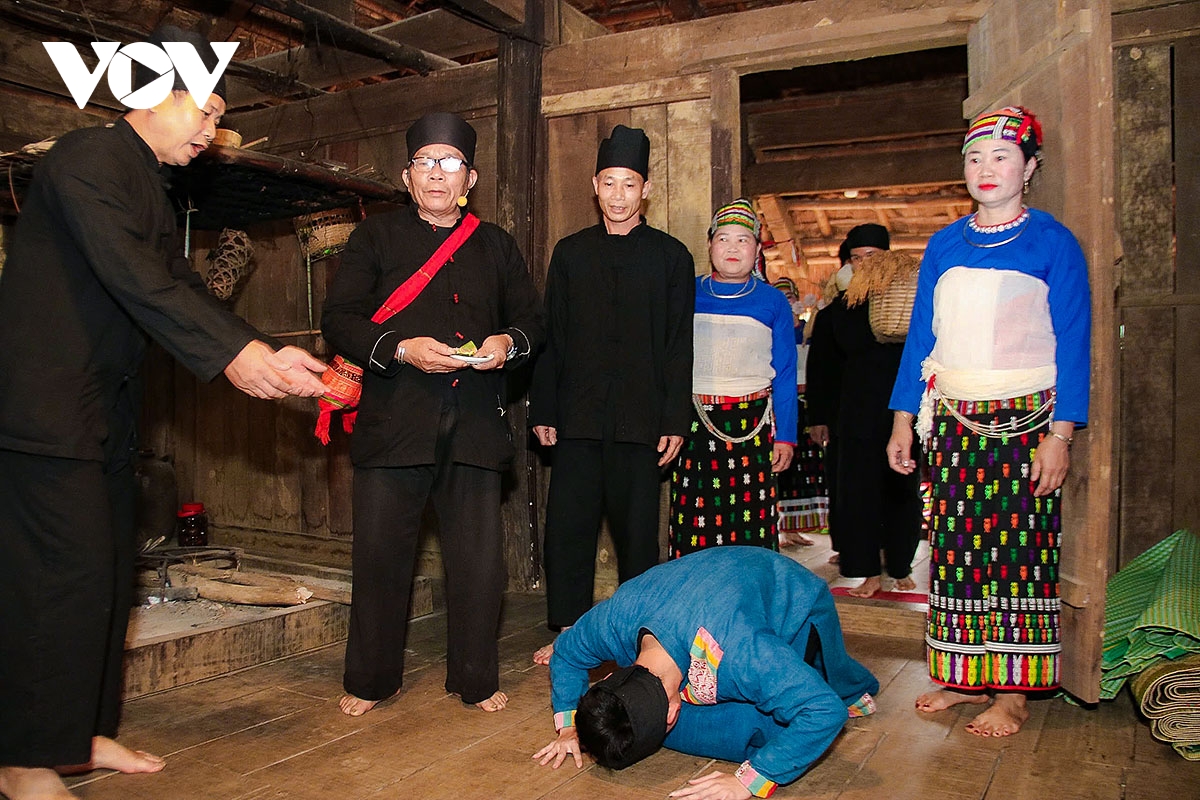 Doc dao tuc cuoi hai lan cua nguoi dan toc thai xu thanh hinh anh 6