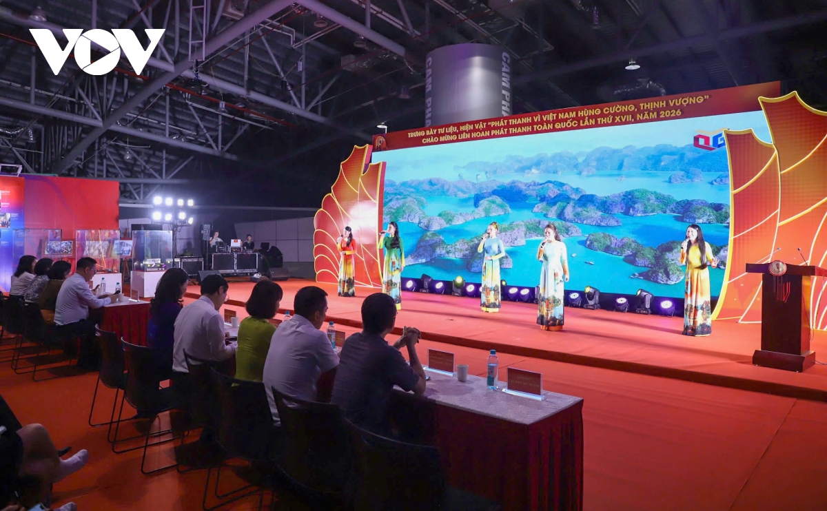 trien lam phat thanh vi viet nam hung cuong, thinh vuong hinh anh 7