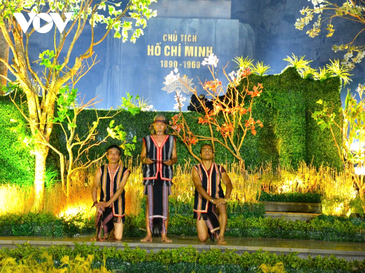 chuong trinh nghe thuat Dai ngan reo ton vinh suc manh dai doan ket cac dan toc hinh anh 2