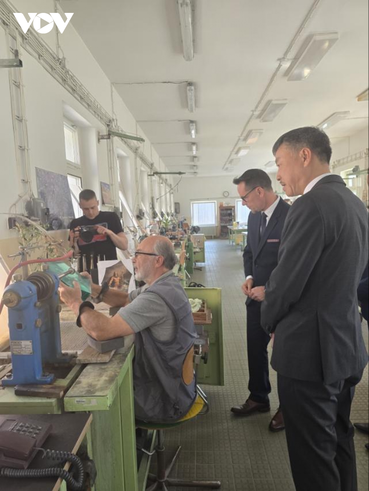 thuc day hop tac dia phuong va giao luu van hoa viet nam - sec hinh anh 3