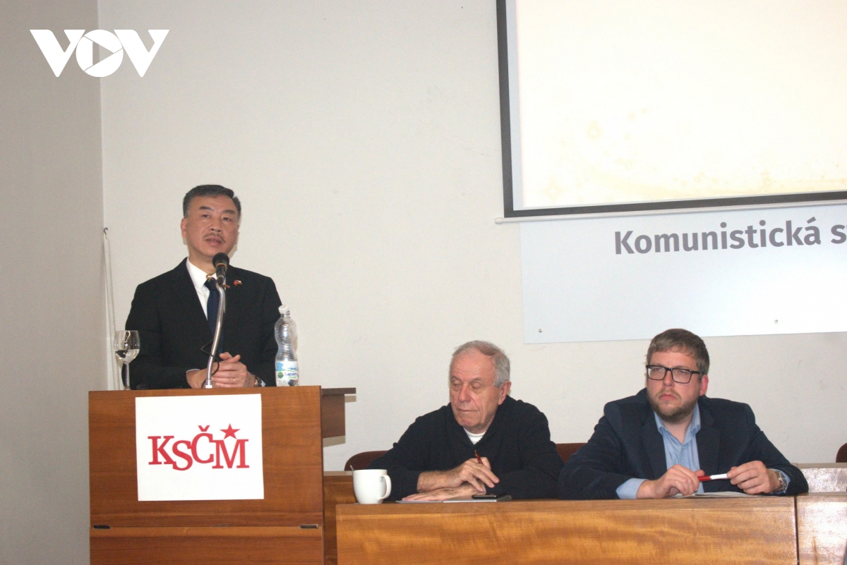 tang cuong hop tac giua Dang cong san viet nam voi Dang cong san sec va moravia hinh anh 2