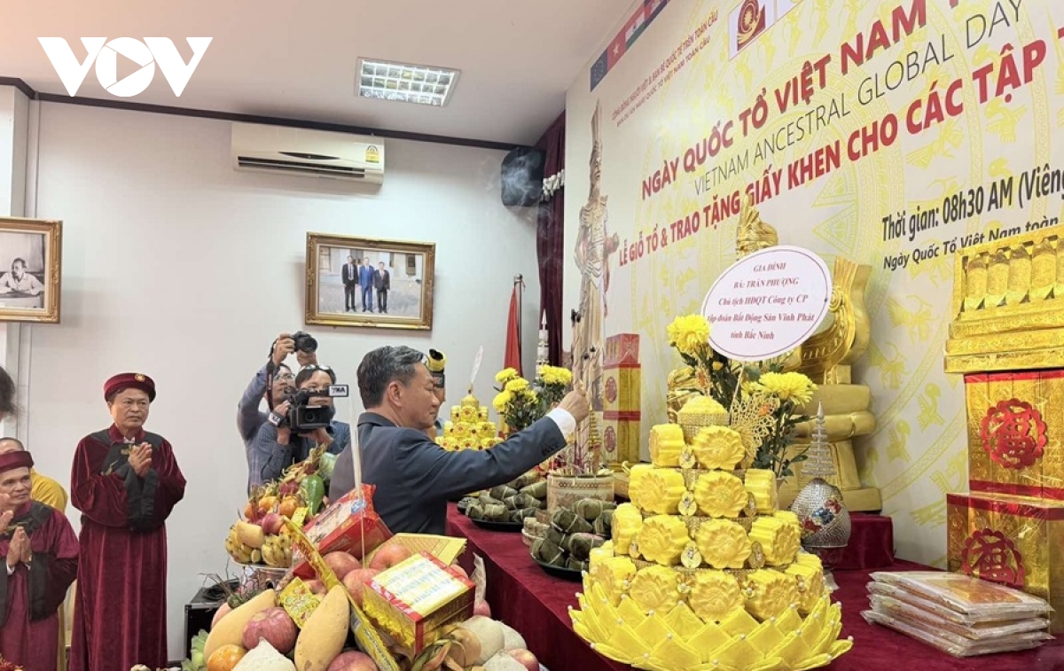 nguoi viet tai lao to chuc le gio to hung vuong hinh anh 2