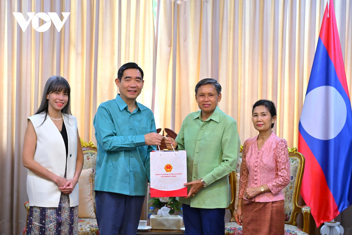 Dai su quan viet nam tai thai lan chuc tet co truyen cua lao hinh anh 3