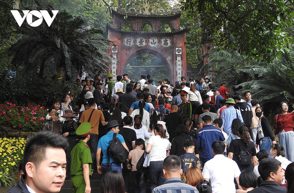 toi hoi gio to hung vuong de cham vao di san hinh anh 2