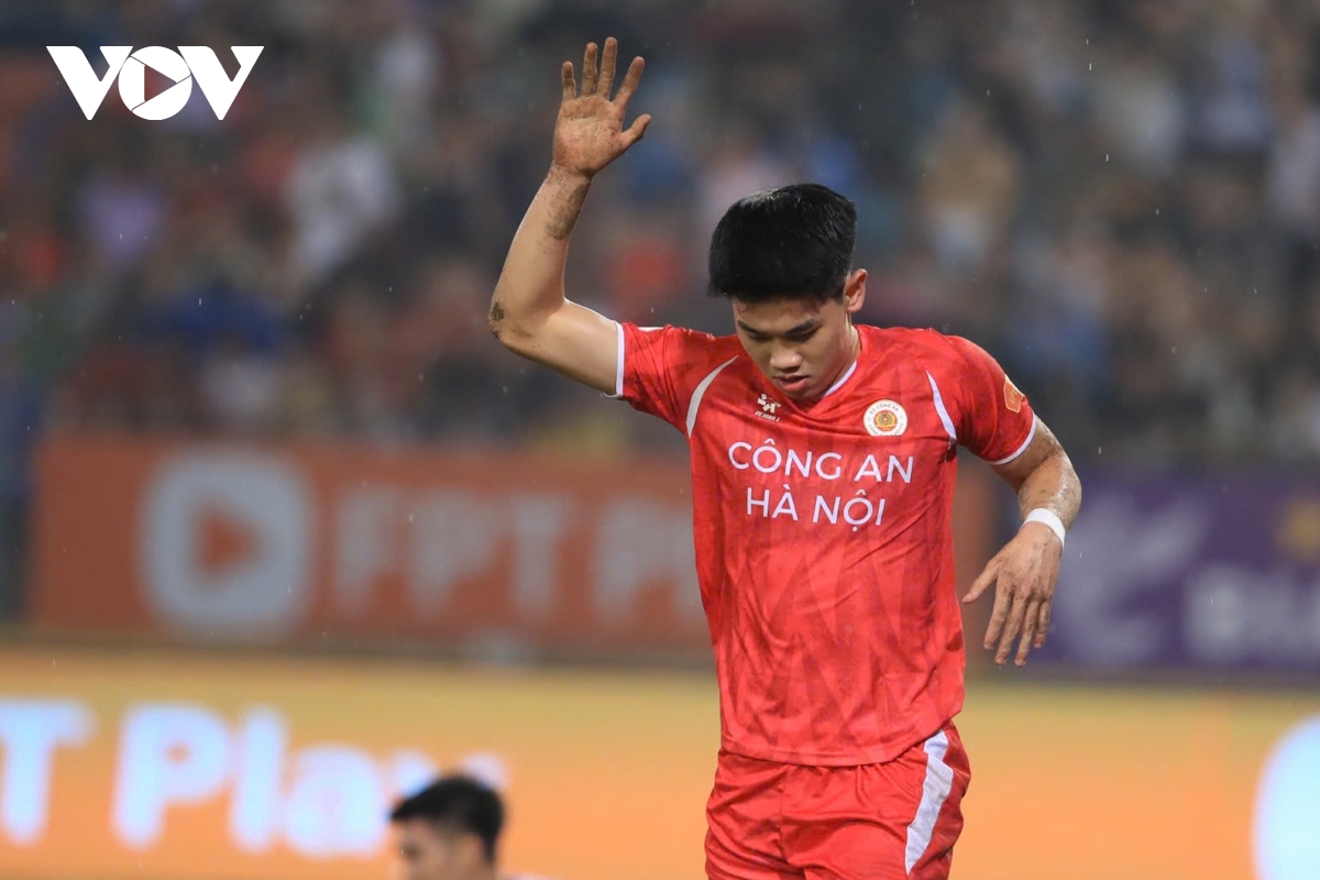 truc tiep cahn 4-1 slna Dinh bac lap hat-trick hinh anh 7