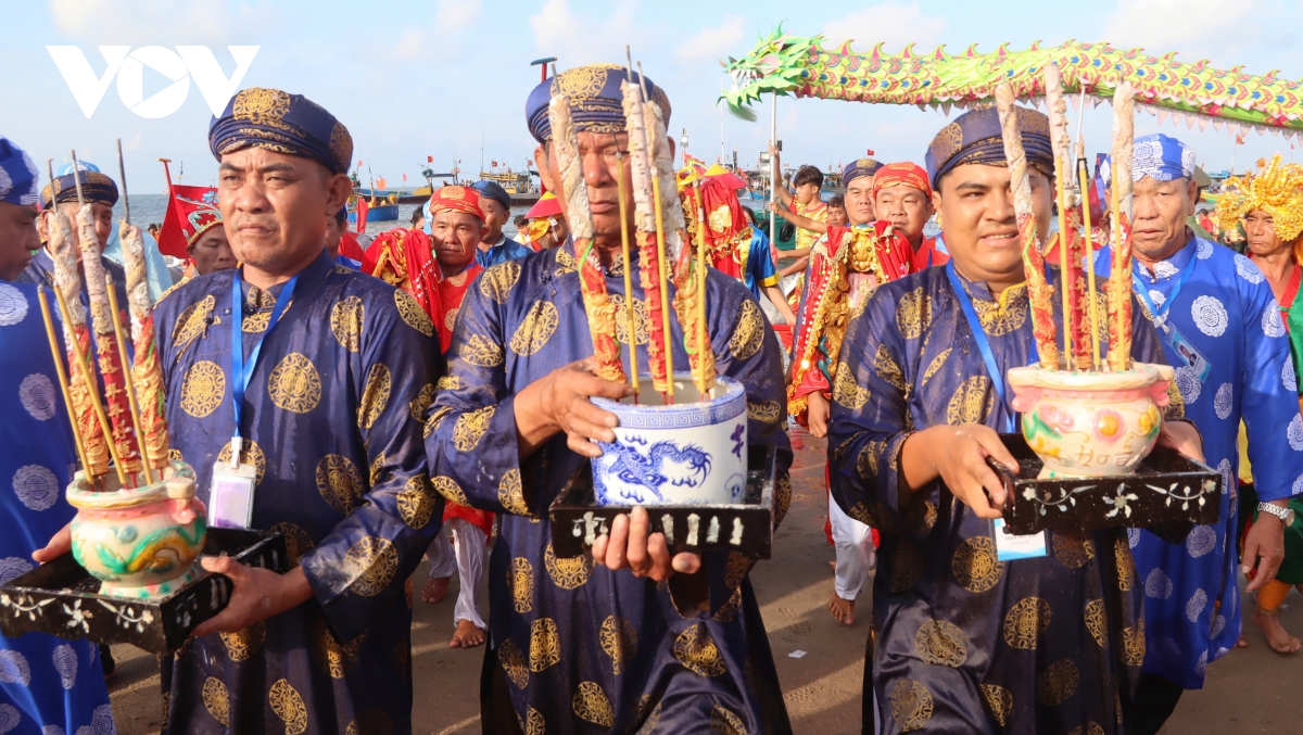 ngu dan long hai giu hon bien qua le hoi dinh co hinh anh 5