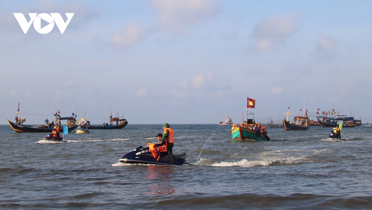 ngu dan long hai giu hon bien qua le hoi dinh co hinh anh 1