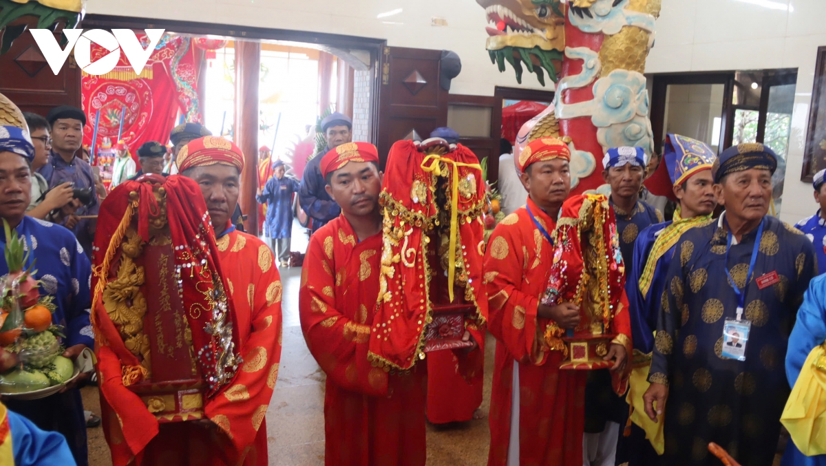 ngu dan long hai giu hon bien qua le hoi dinh co hinh anh 2