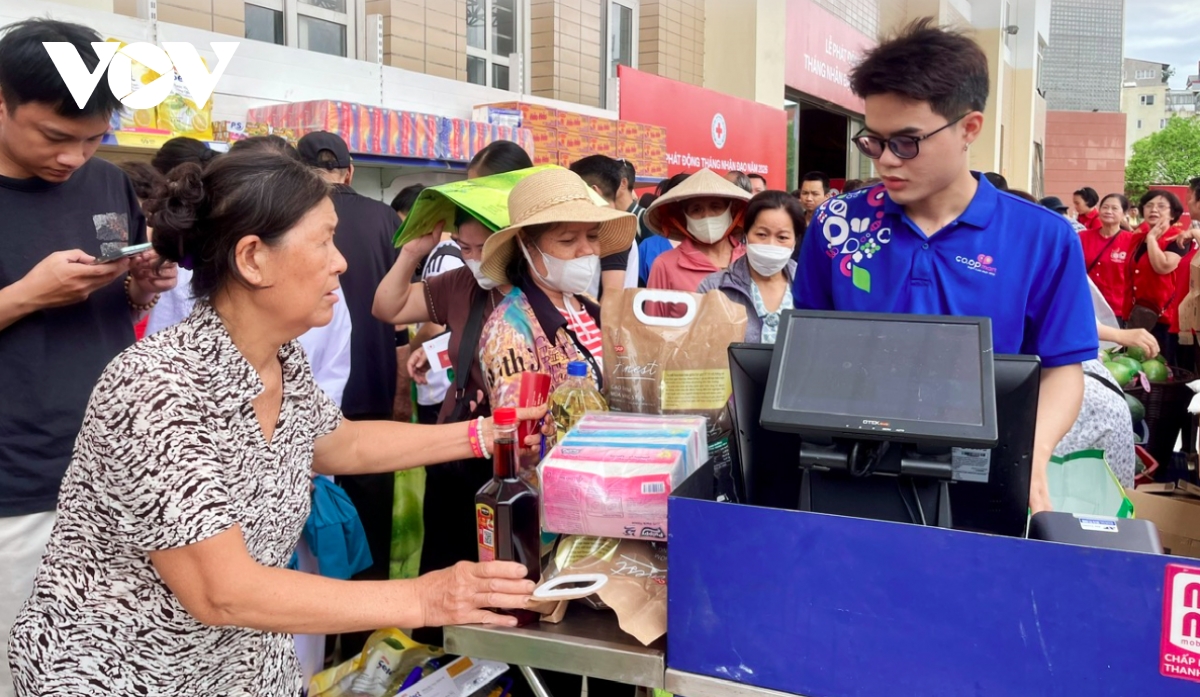vietnam launches humanitarian month, targets vnd500 billion in aid picture 2