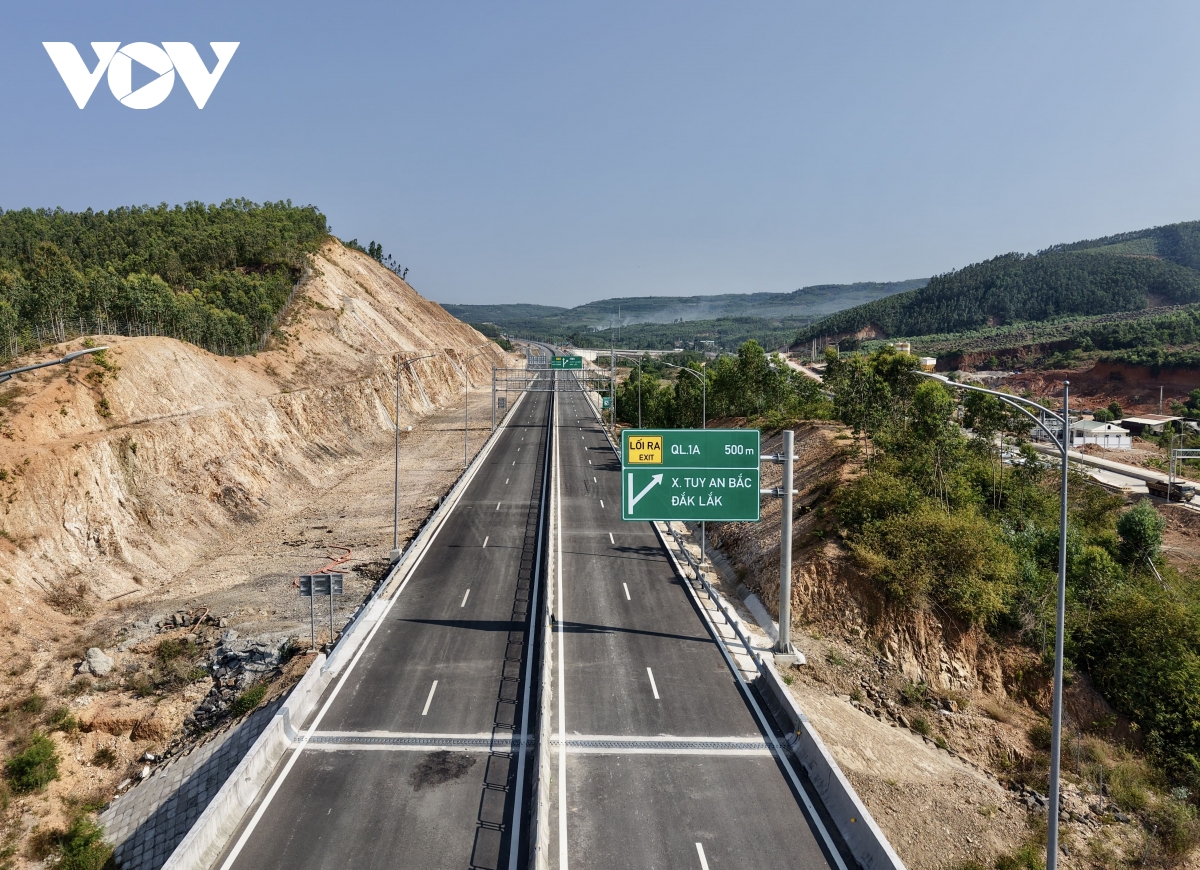 cao toc chi thanh - van phong qua Dak lak tang toc ve dich dip 30 4 hinh anh 4