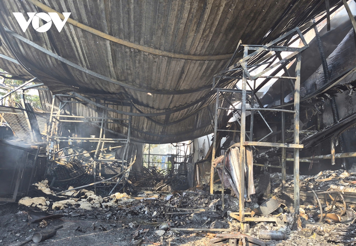 kip thoi khong che vu chay kho chua hang o Da nang hinh anh 3