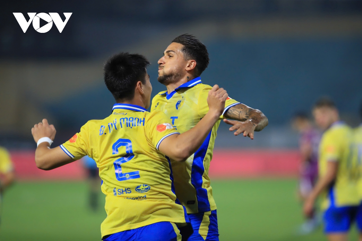 hang tan cong Dt viet nam lien tiep bao tin vui cho hlv kim sang sik hinh anh 1