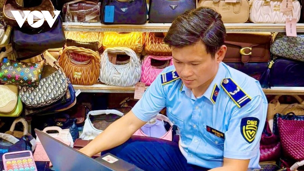 Đà Nẵng phát hiện gần 300 túi xách giả các nhãn hiệu Gucci, Chanel, Hermès, Fendi