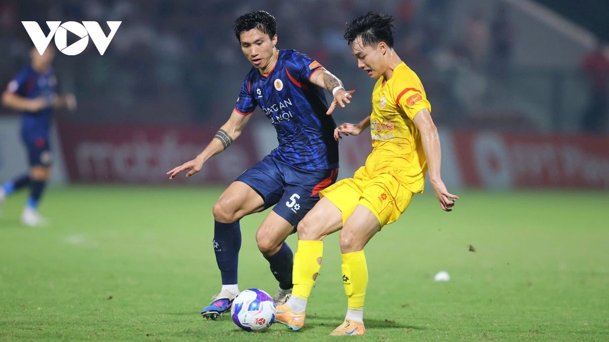 Đoàn Văn Hậu nhận tin không vui sau vòng 18 V-League 2025/2026