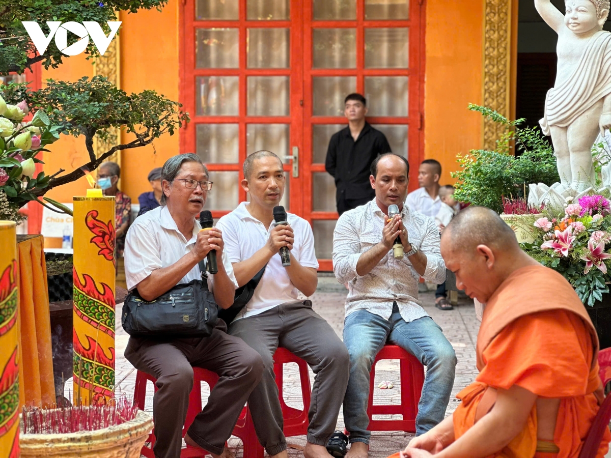 Dong bao khmer don tet chol chnam thmay giua long do thi hinh anh 3