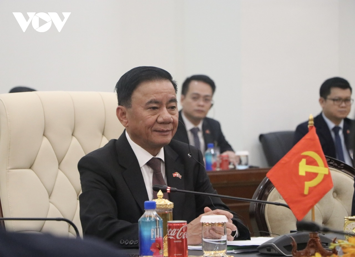 thuong truc ban bi thu tran cam tu hoi dam voi dong chi samdech say chhum hinh anh 2