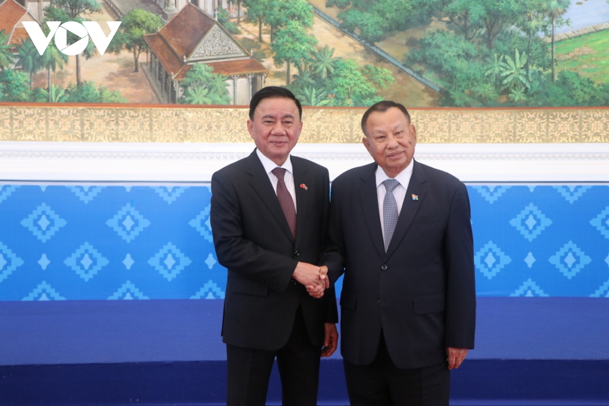 thuong truc ban bi thu tran cam tu hoi dam voi dong chi samdech say chhum hinh anh 1