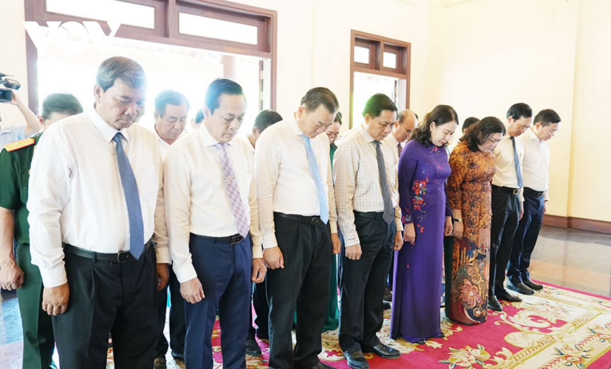 pho chu tich nuoc vo thi Anh xuan du ngay hoi van hoa cac dan toc tai vinh long hinh anh 3