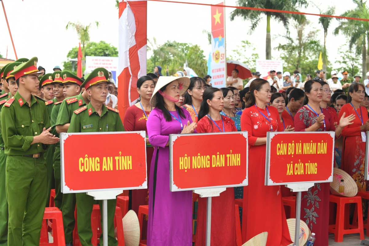 le thuong co - bieu tuong cua khat vong thong nhat non song hinh anh 4