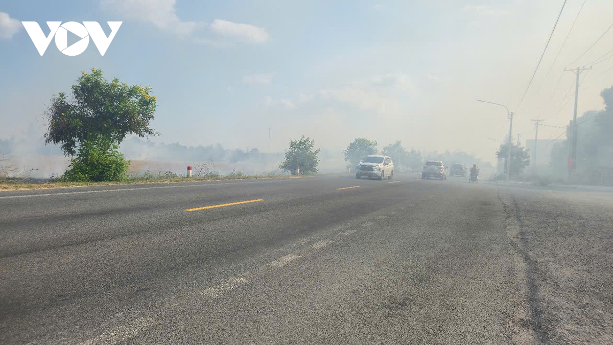 cong an thanh pho can tho canh bao hiem hoa tu dot rom ra tren dong hinh anh 1