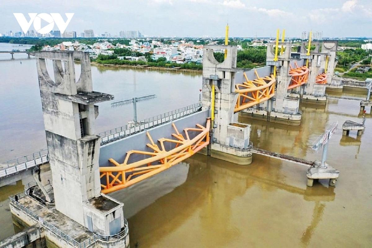 gia vat lieu tang, lao dong nhay viec , doanh nghiep xay dung kho giu tien do hinh anh 2