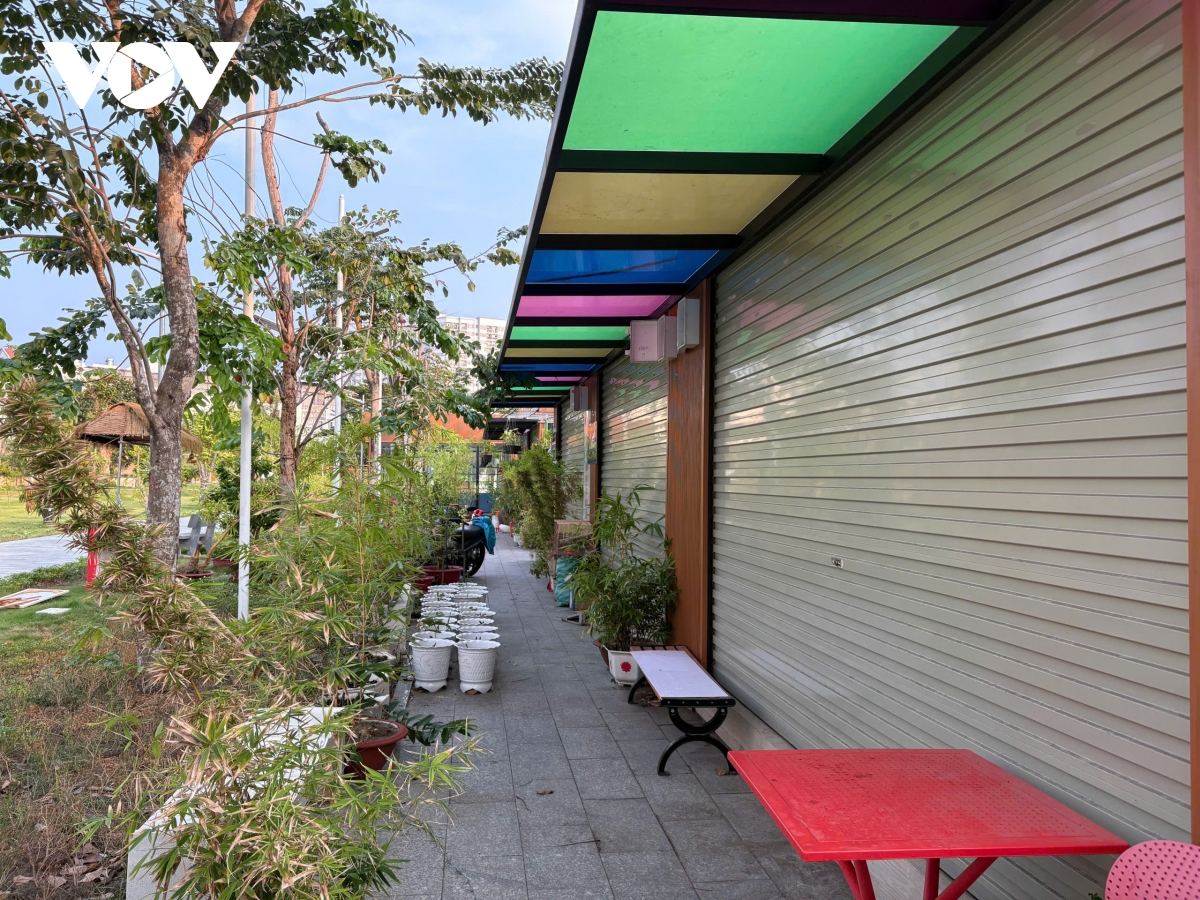 khong gian duong sach o tp.hcm lam gi de keo nguoi doc hinh anh 2